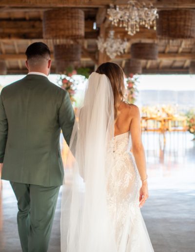 Mariage exclusif de luxe dans un domaine d'exception ou les fleurs se mêlent aux fruits de saison.