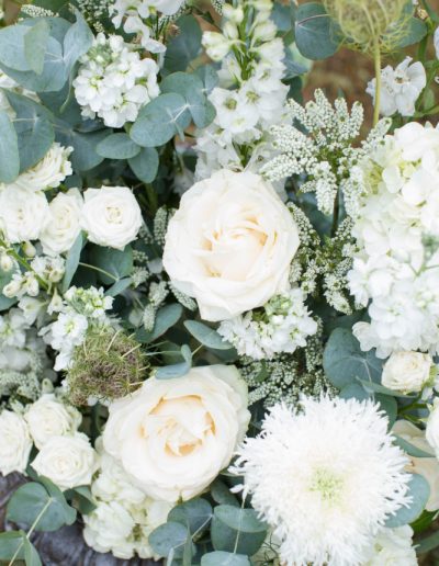 Mariage raffiné en Occitanie, sur le thème d'une garden party élégante