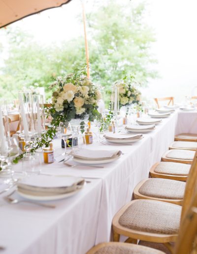 Mariage raffiné en Occitanie, sur le thème d'une garden party élégante