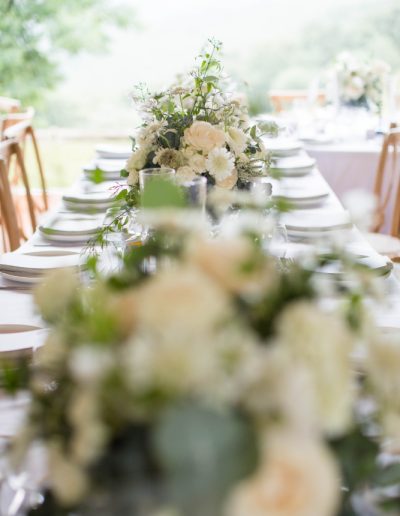 Mariage raffiné en Occitanie, sur le thème d'une garden party élégante