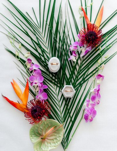 Mariage intimiste et exclusif dans une crique méditerranéenne, célébré sur trois jours avec trois designs distincts