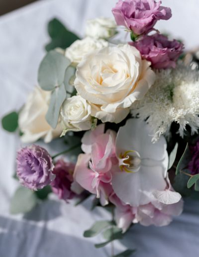 Mariage intimiste et exclusif dans une crique méditerranéenne, célébré sur trois jours avec trois designs distincts