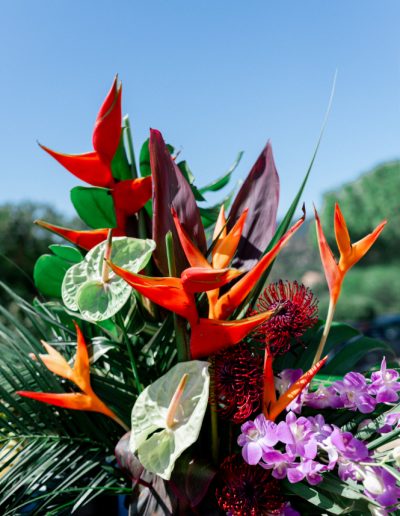 Mariage intimiste et exclusif dans une crique méditerranéenne, célébré sur trois jours avec trois designs distincts