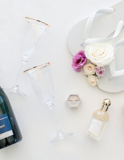 Mariage intimiste et exclusif dans une crique méditerranéenne, célébré sur trois jours avec trois designs distincts