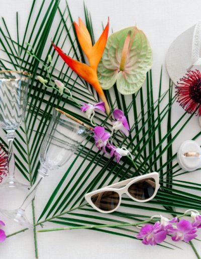 Mariage intimiste et exclusif dans une crique méditerranéenne, célébré sur trois jours avec trois designs distincts