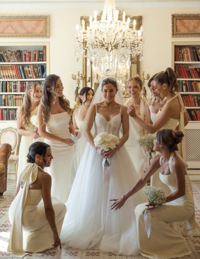 Mariage luxueux au sein de l’incontournable Château de Robernier en Provence.